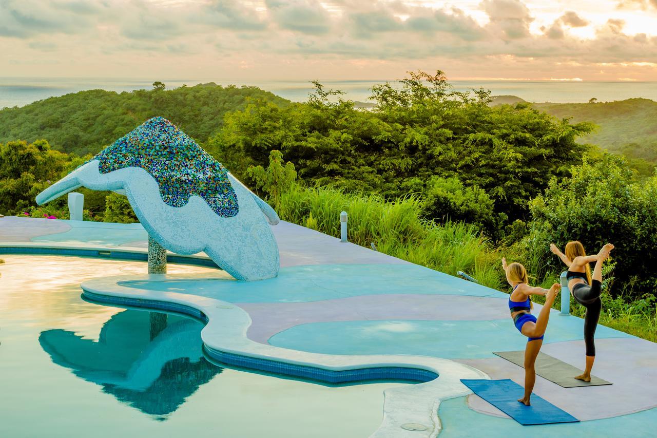 Two Brothers Surf Resort Tola Exterior foto