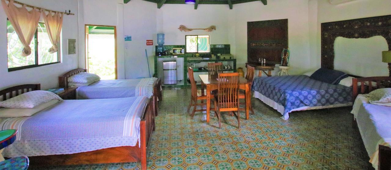Two Brothers Surf Resort Tola Exterior foto