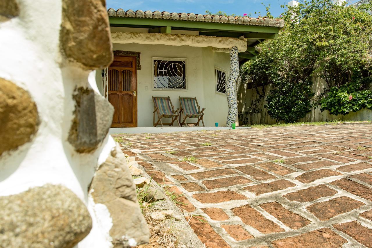 Two Brothers Surf Resort Tola Exterior foto